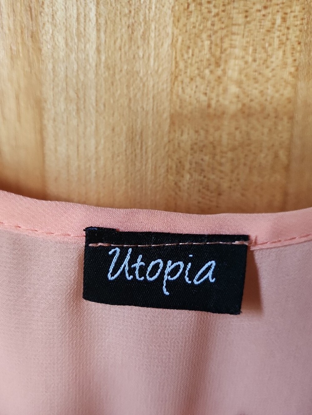 Utopia Sleeveless Keyhole Camisole in Blush Pink. Sz L - Picture 3 of 8